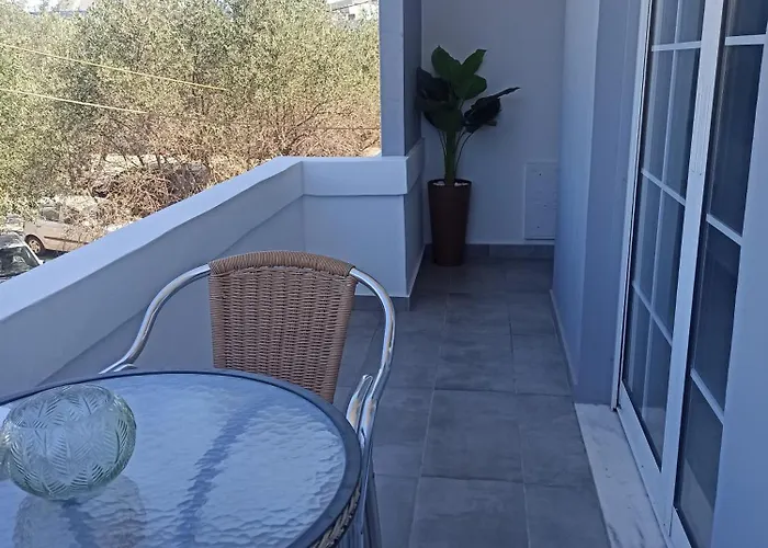 Paradise Apartment, Lardos Village