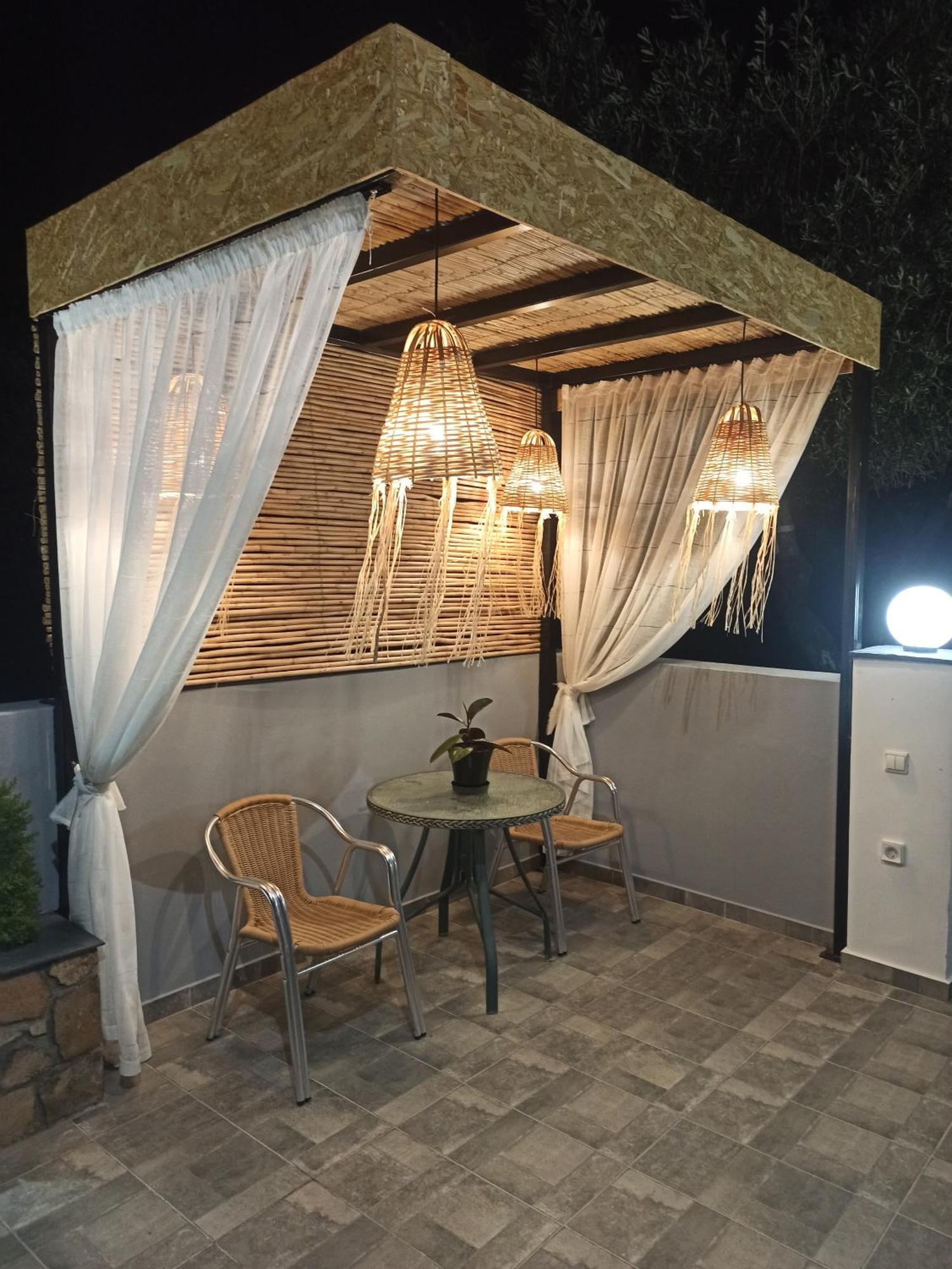Paradise Apartment, Village Lardos