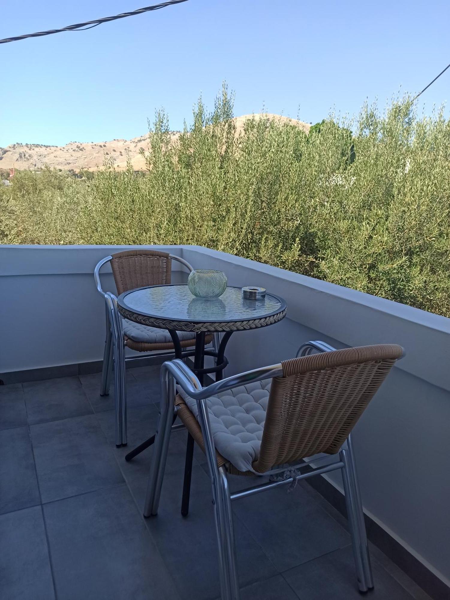 Paradise Apartment, Village